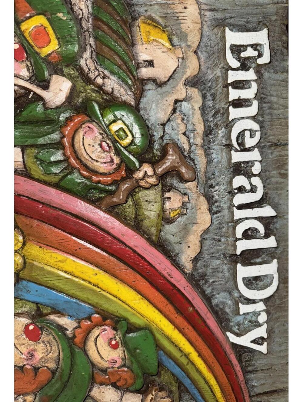 Vintage Emerald Dry California White Table Wine Wall Plaque w/ Leprechaun Design - Picture 4 of 10